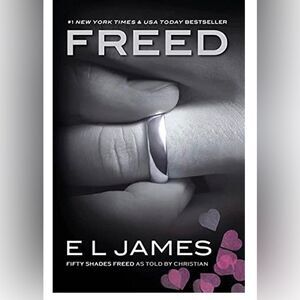 🐘Brand New Fifty Shades Freed Book